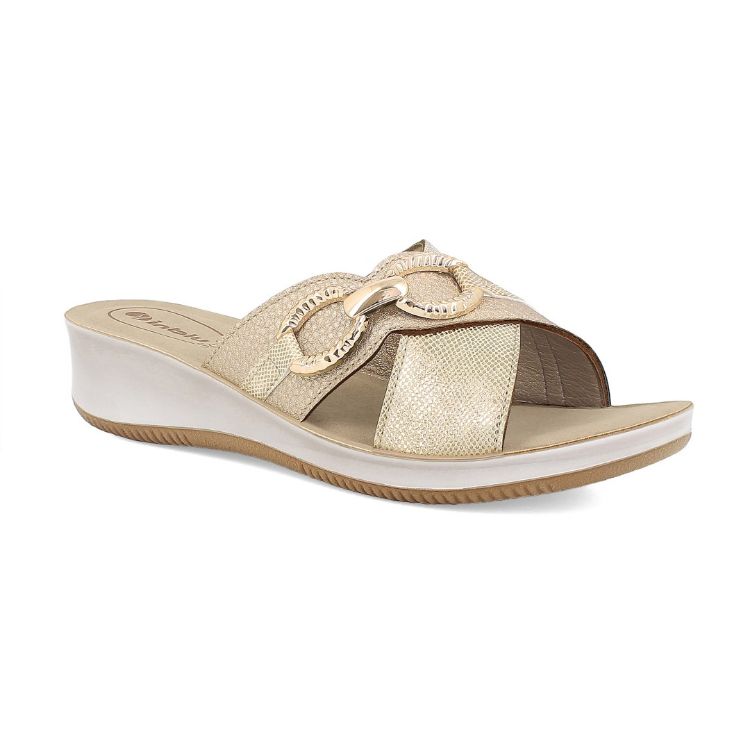 Picture of Sandalwood sandal incorporates crisscrossed straps and chain - se19