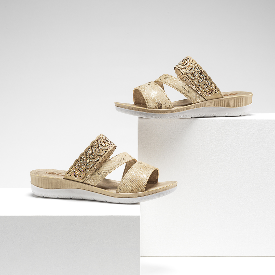 Ciabatte beige con fantasia e doppia fibbia INBLU 19 TF da donna | Pit