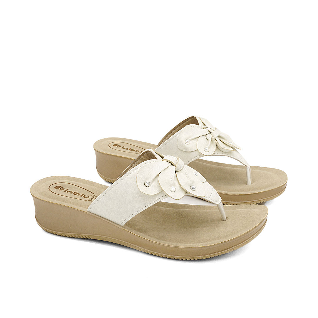 Infradito A Zeppa Con Fiore E Perline SE15 INBLU Shop Ufficiale infradito-a-zeppa-con-fiore-e-perline-se15-inblu-shop-ufficiale